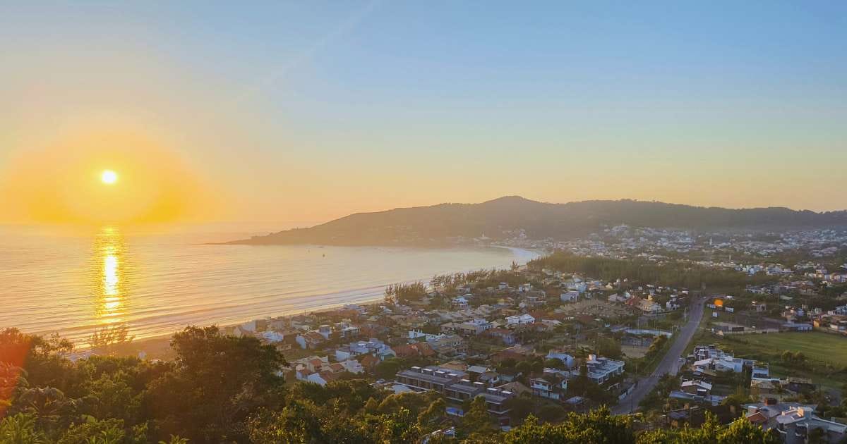 Nascer do sol no Bairro Ferraz em Garopaba SC