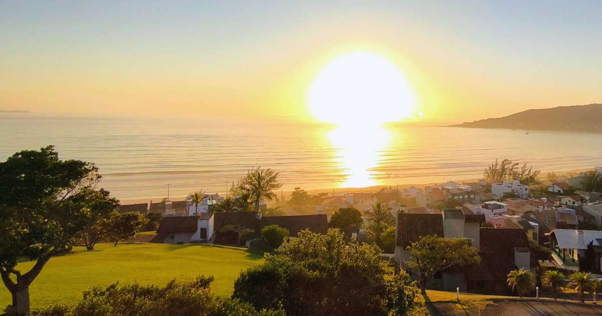 Nascer do sol em Morrinhos, Garopba-SC